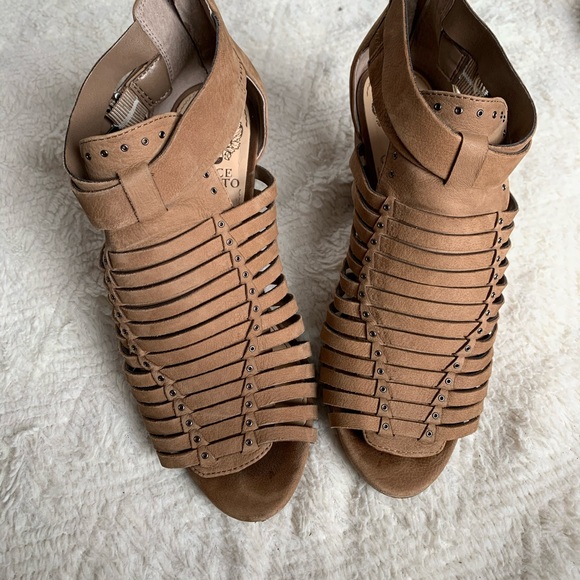 Vince Camuto Peep toe booties heels size 7 tan - Picture 2 of 8